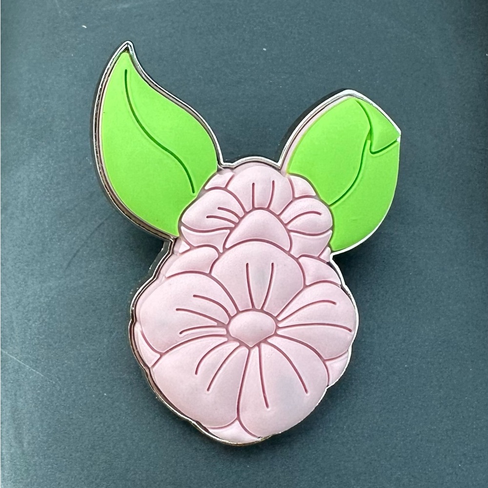 Piglet Flower Pot Mystery Pin